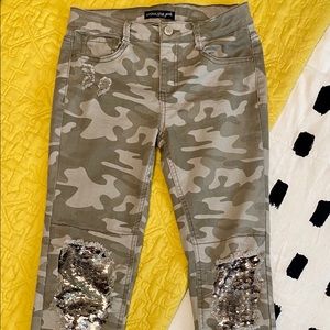 Girls XL 14 Distressed Camo-Print Sequin Jeans